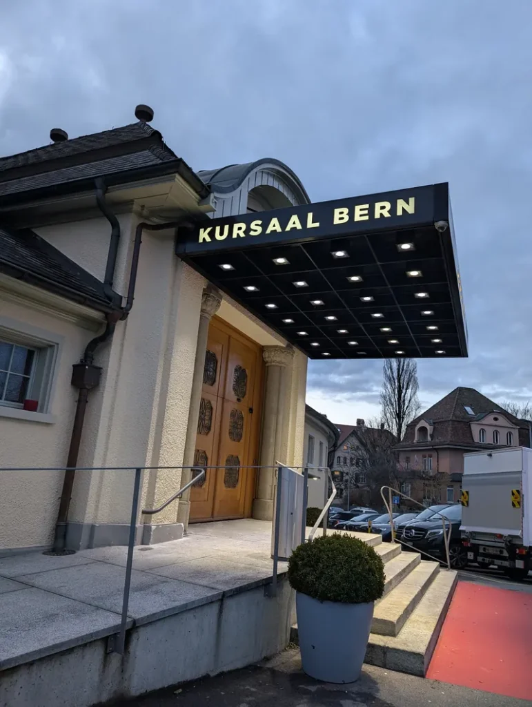 Eingang des Grand Casino Bern