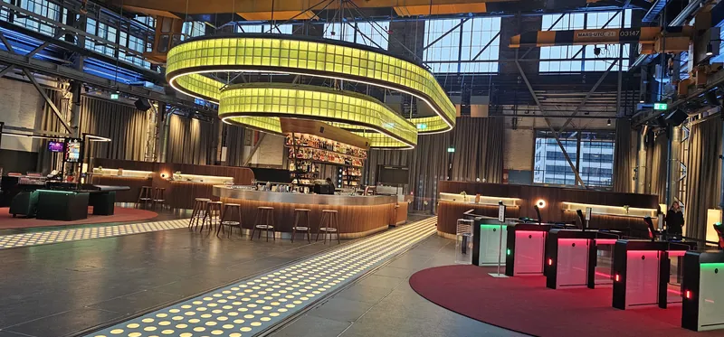 Bar im Swiss Casino Winterthur mit Lichtinstallation