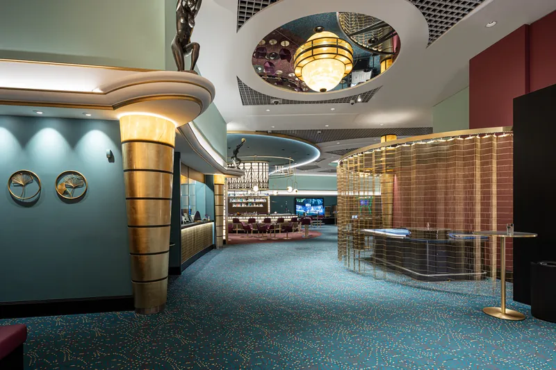 Interieur des Casino Bad Ragaz mit Barbereich