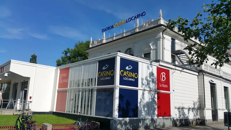 Fassade des Casino Locarno bei Tageslicht