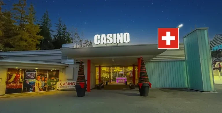 Außenansicht des Circus Casino Crans-Montana bei Nacht