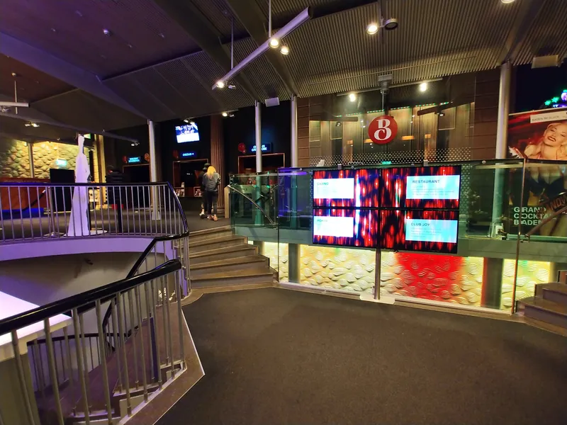 Foyer im Grand Casino Baden mit Treppe