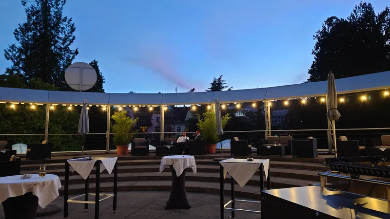 Terrasse des Grand Casino Baden am Abend