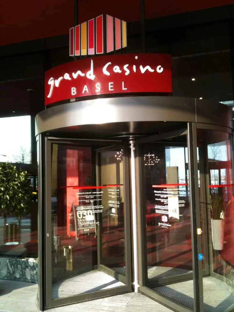 Eingang des Grand Casino Basel