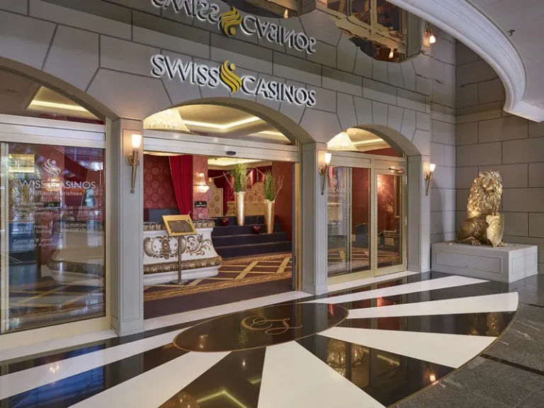 Eingang des Swiss Casino Pfäffikon im Seedamm Plaza