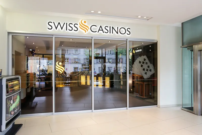 Glasfront des Swiss Casino St. Gallen