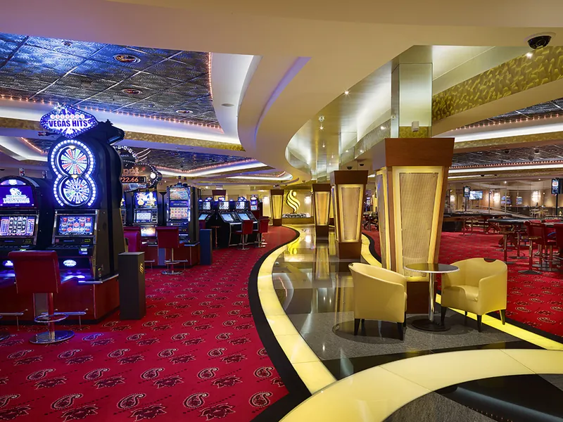 Spielsaal im Swiss Casino St. Gallen mit Spielautomaten